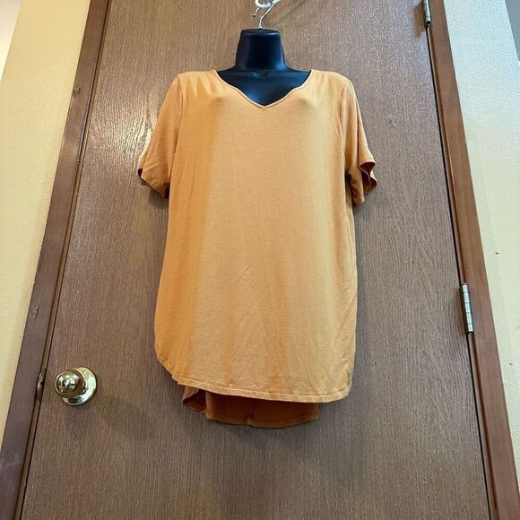 Zenana Short Sleeve V-neck, Mustard Yellow T-Shirt women size Large - Picture 3 of 9